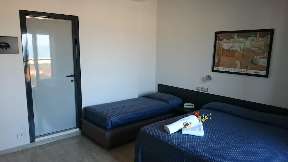 Hotel Grand Meeting Rimini Buitenkant foto
