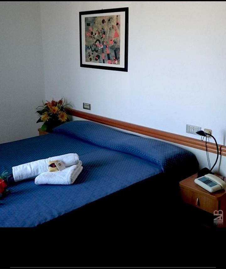 Hotel Grand Meeting Rimini Buitenkant foto
