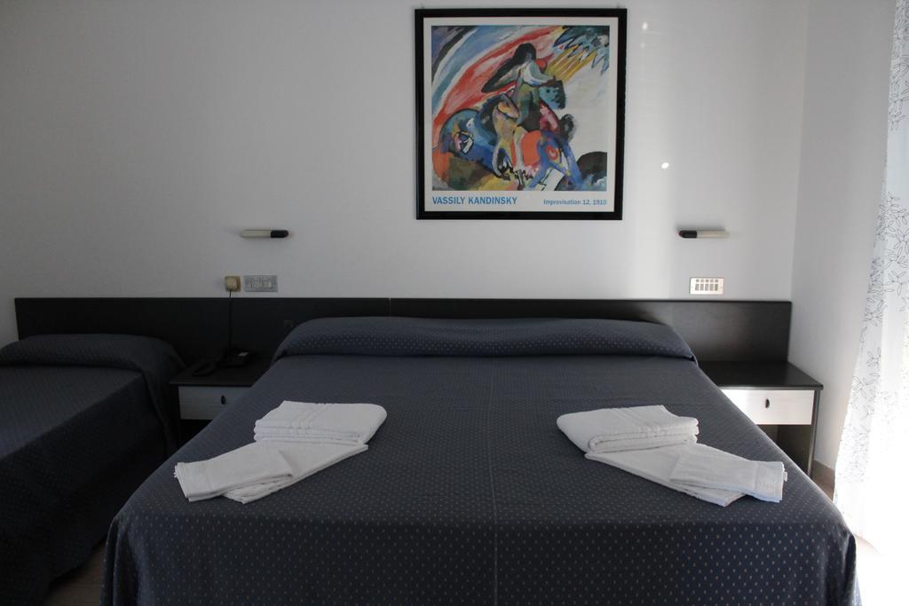 Hotel Grand Meeting Rimini Buitenkant foto